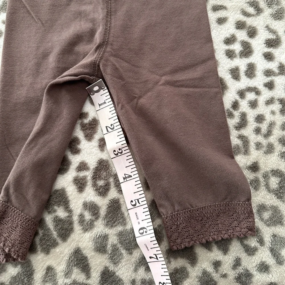 Carter’s Lace Trim Capri Leggings in Brown Size 18 Months